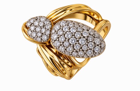 Bumble bee ring, detail